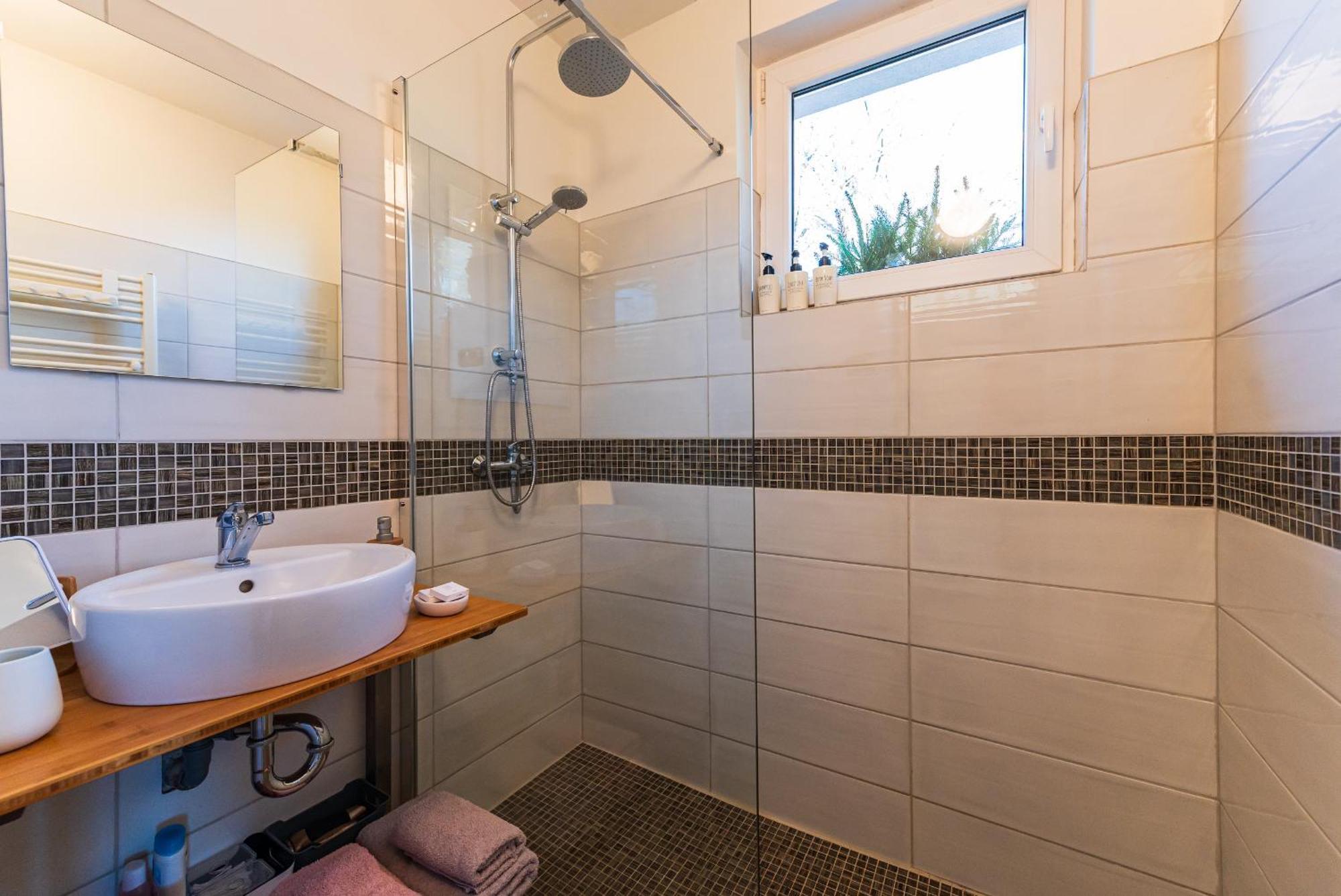 Ubytovani Na Samote - Apartman U Tesaru Komarice Ngoại thất bức ảnh