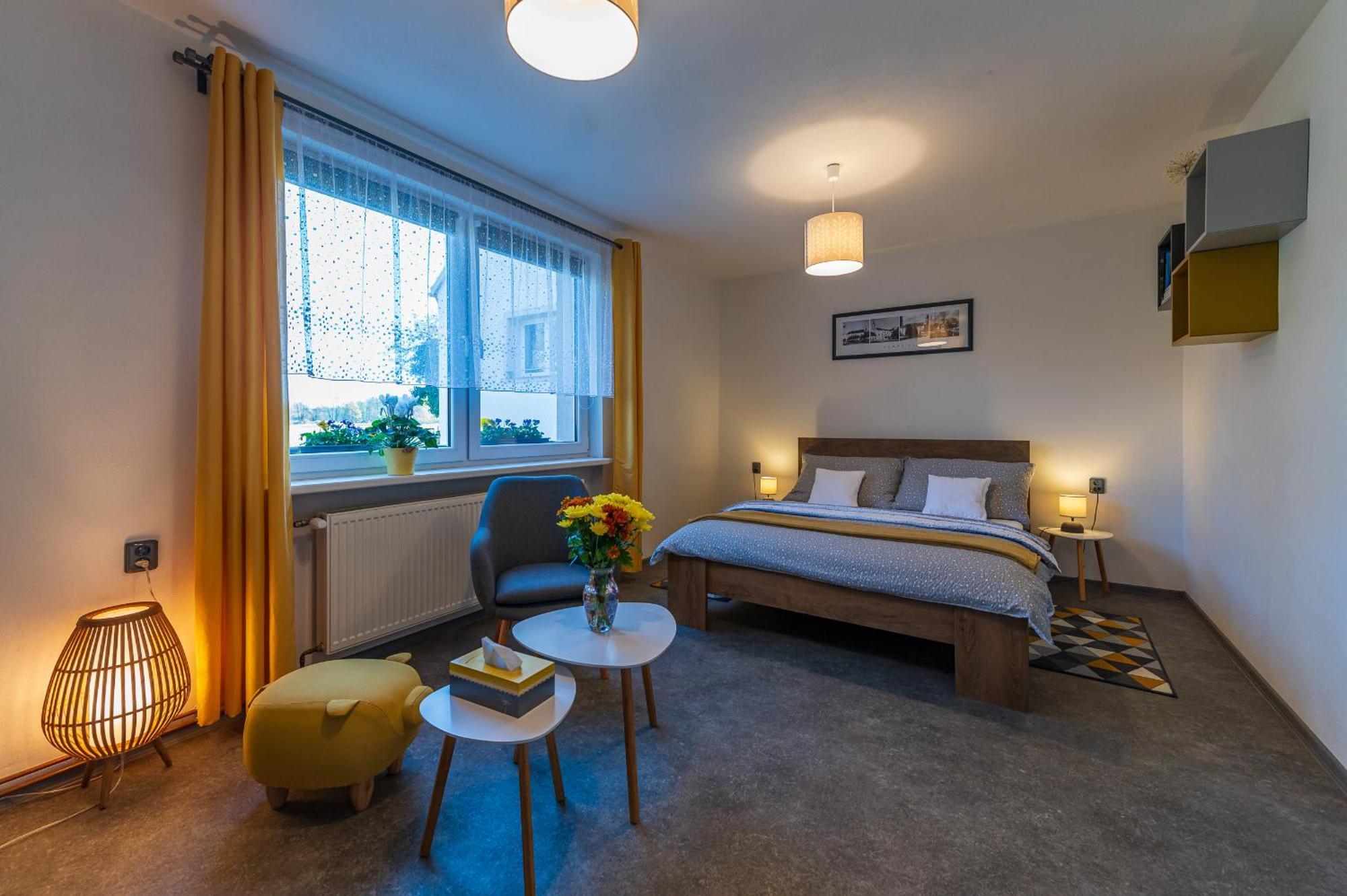 Ubytovani Na Samote - Apartman U Tesaru Komarice Ngoại thất bức ảnh